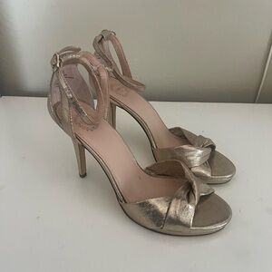 Elegant Metallic Gold Knot Heels